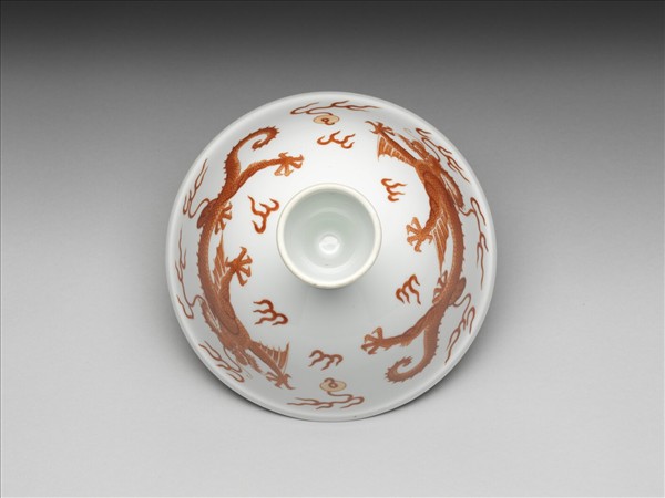 描紅雙龍戲珠紋高足碗