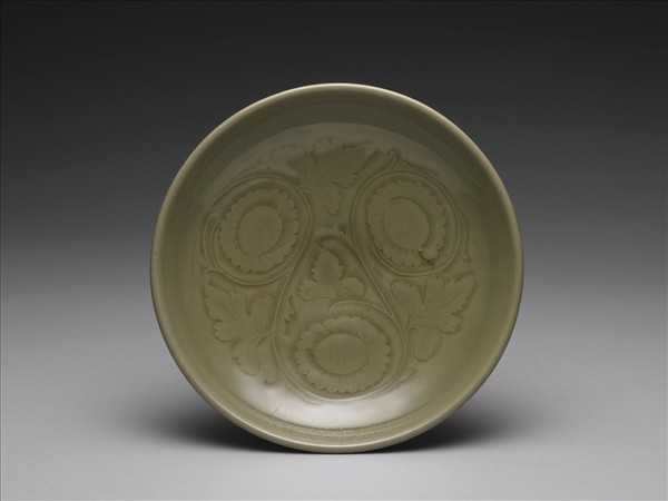 耀州窯 青瓷劃花菊花紋盤