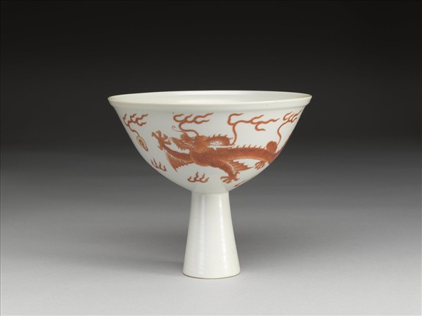 描紅雙龍戲珠紋高足碗
