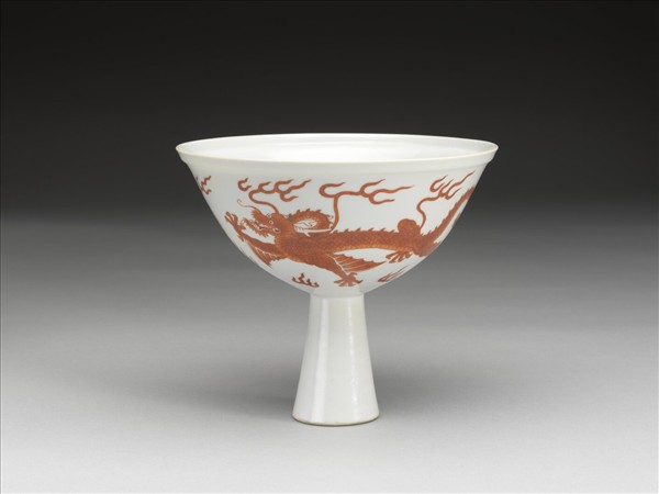 描紅雙龍戲珠紋高足碗