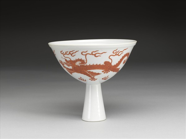 描紅雙龍戲珠紋高足碗