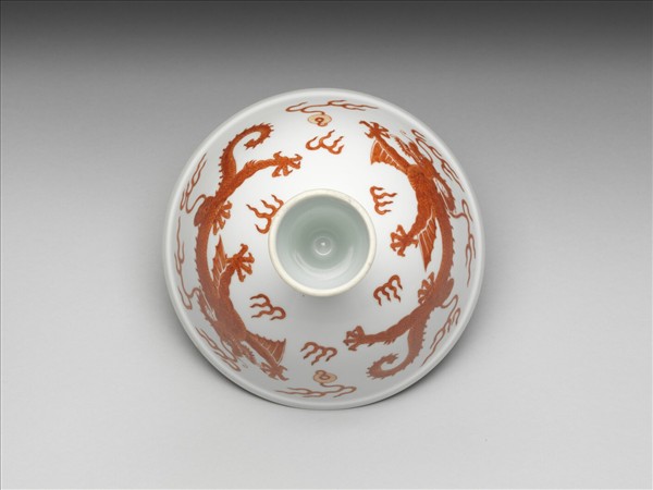 描紅雙龍戲珠紋高足碗