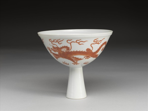 描紅雙龍戲珠紋高足碗