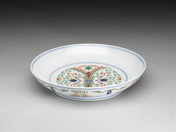 五彩花卉紋盤