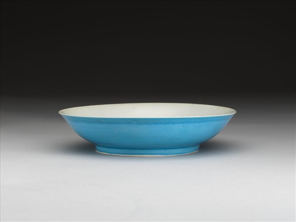 孔雀藍釉白裡盤
