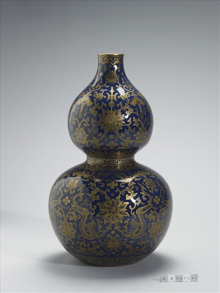 霽青釉描金番蓮紋葫蘆瓶