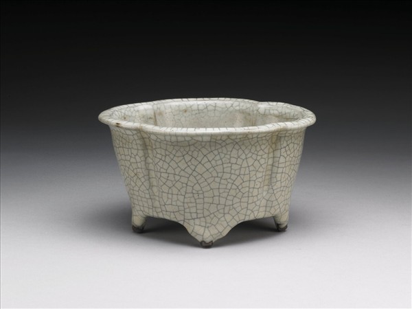 官窯 青瓷海棠式盆