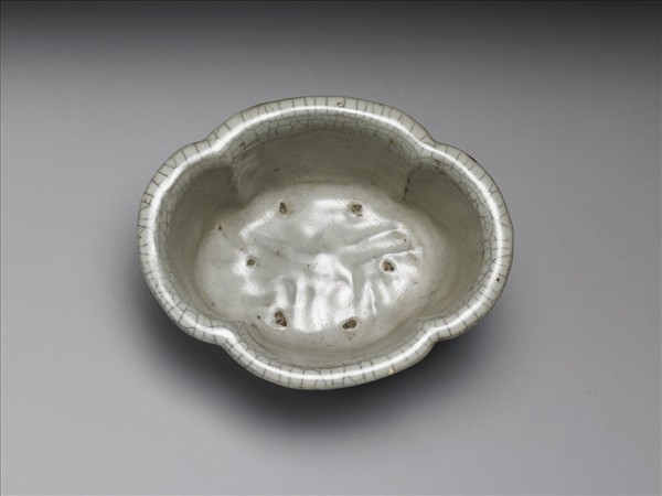 官窯 青瓷海棠式盆