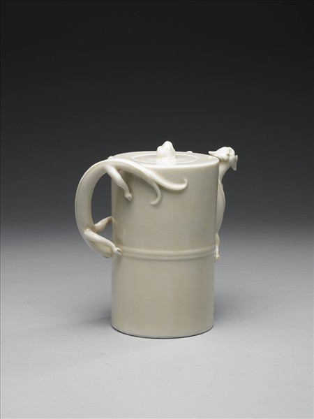 瑩白蟠螭把壺