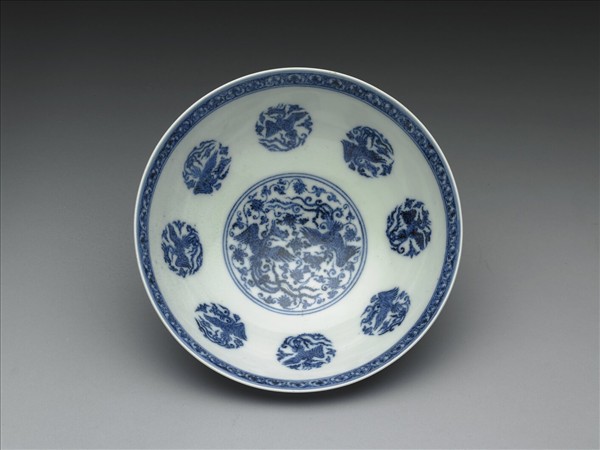青花穿蓮鳳紋碗