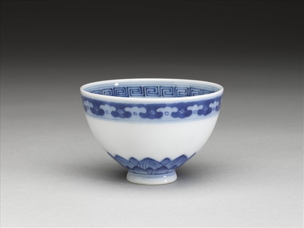 青花蓮瓣紋碗
