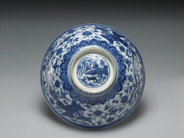 青花穿蓮鳳紋碗