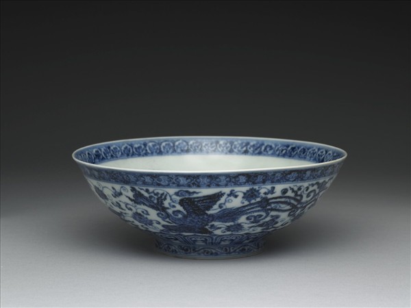 青花穿蓮鳳紋碗