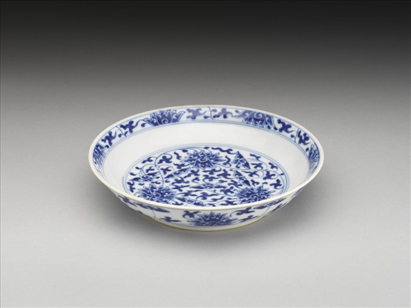 青花番蓮紋盤