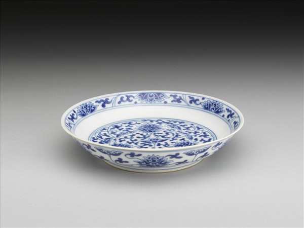 青花番蓮紋盤