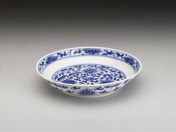 青花番蓮紋盤