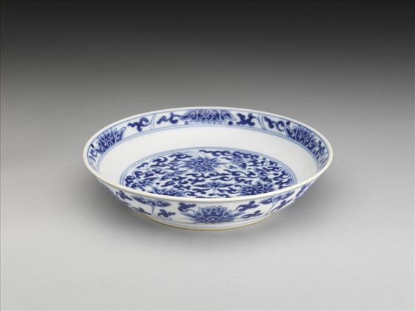 青花番蓮紋盤