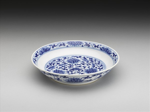 青花番蓮紋盤