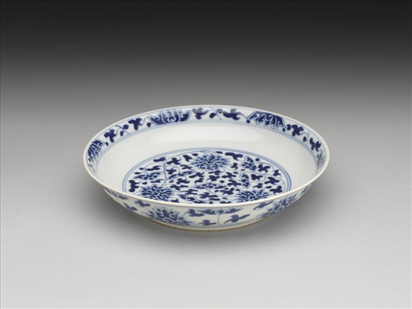 青花番蓮紋盤