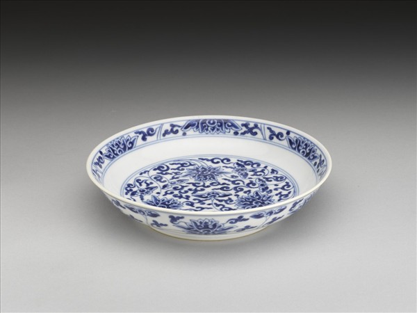 青花番蓮紋盤