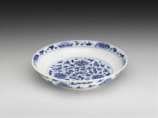 青花番蓮紋盤