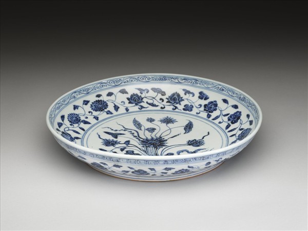 青花一把蓮紋盤