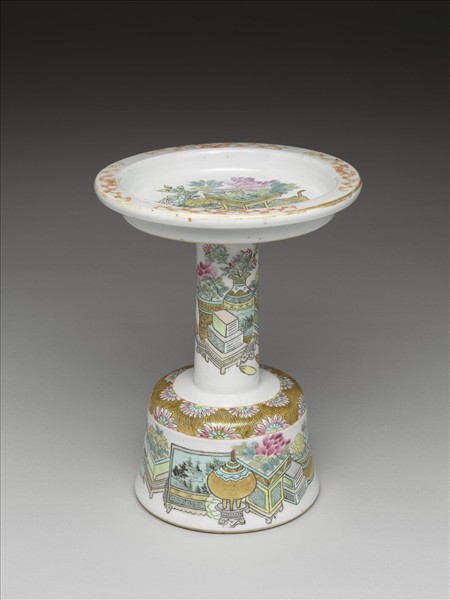 粉彩博古圖燭台式盤
