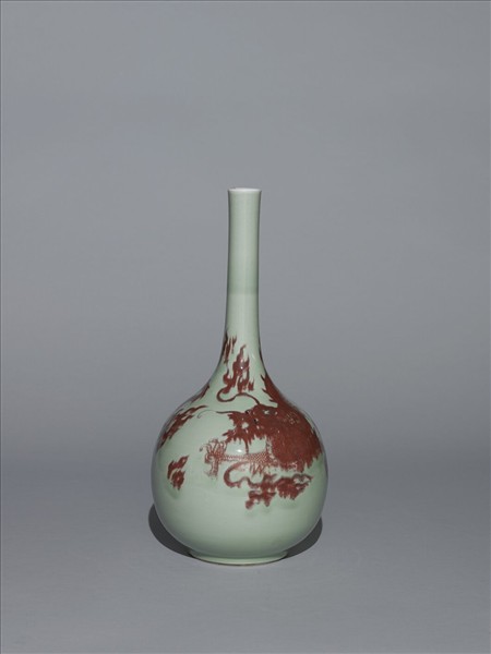 冬青釉裏紅龍紋瓶