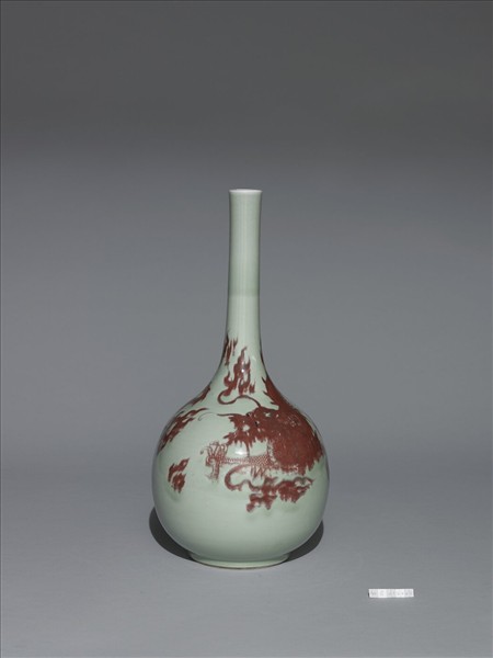 冬青釉裏紅龍紋瓶