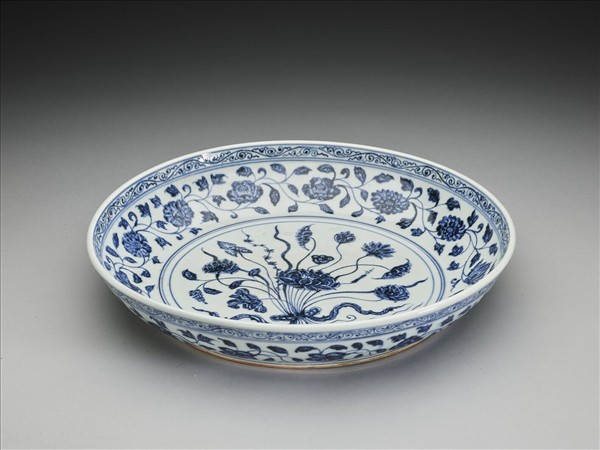 青花一把蓮紋盤