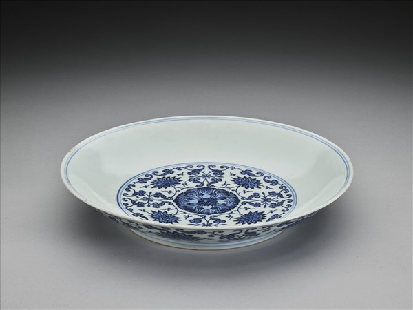 青花番蓮紋盤
