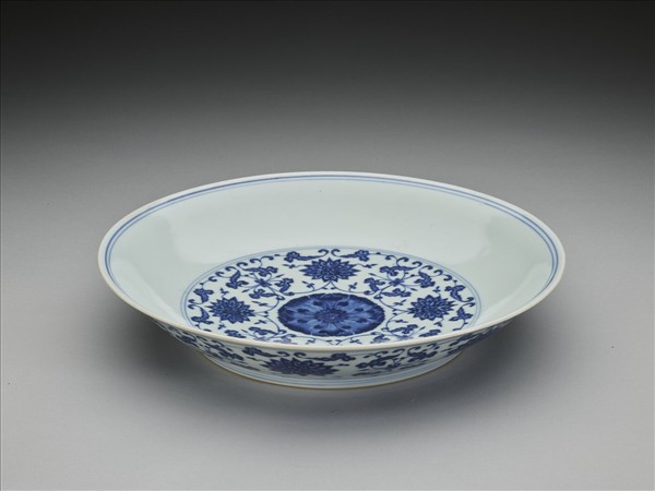 青花番蓮紋盤