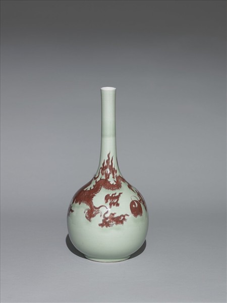 冬青釉裏紅龍紋瓶