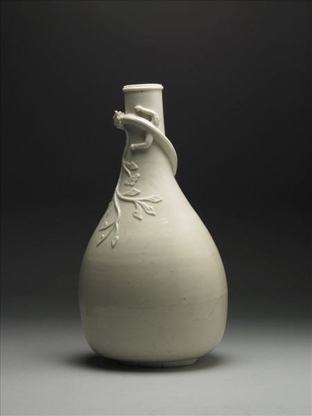 德化窯 白瓷螭紋瓶