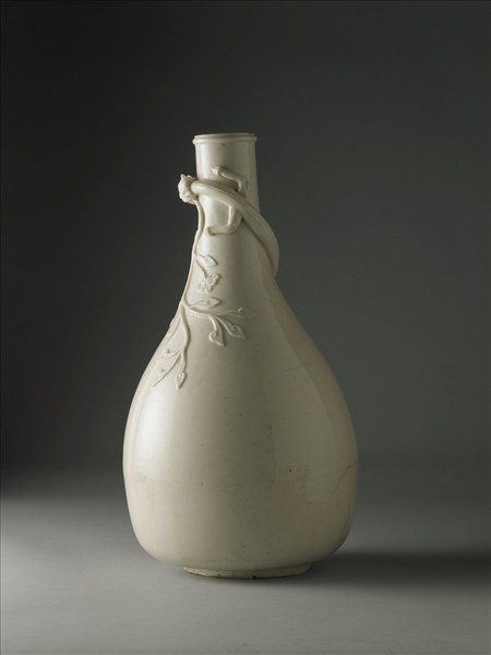 德化窯 白瓷螭紋瓶