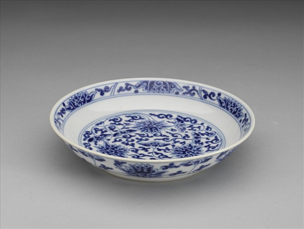 青花番蓮紋盤