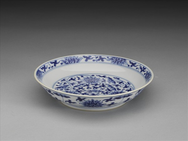 青花番蓮紋盤