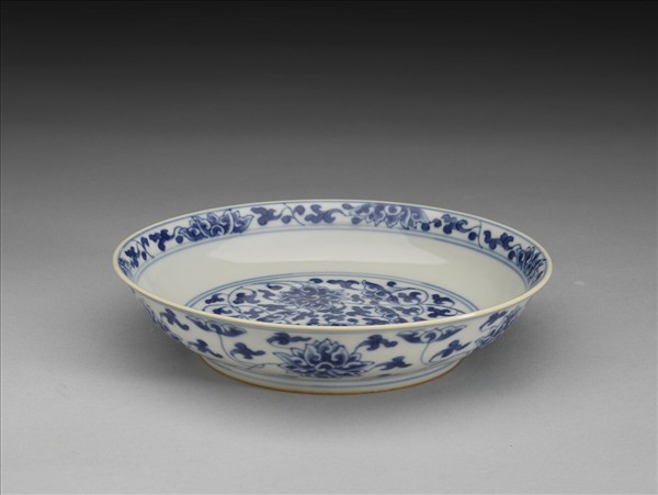 青花番蓮紋盤