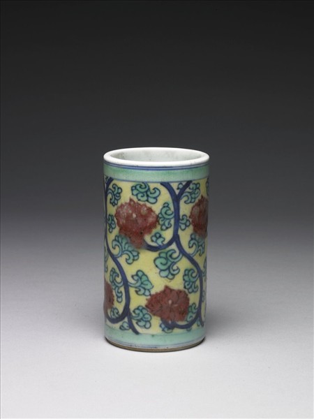 青花釉裡紅黃地花卉紋筆筒