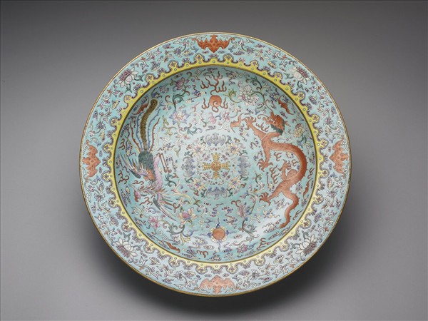 粉彩湖綠地龍鳳福壽紋盤