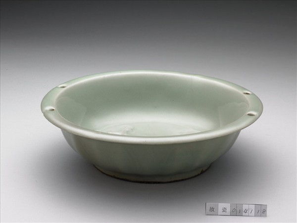 龍泉窯 青瓷雙魚紋洗