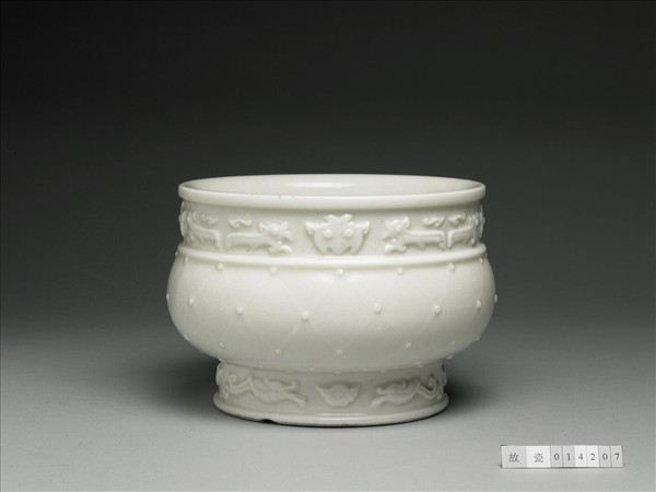 德化窯 白瓷獸面紋爐