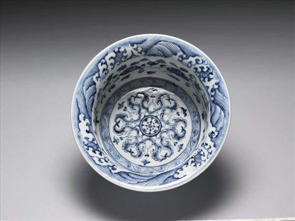 青花波濤花卉紋折沿洗