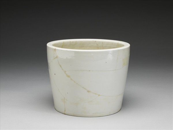 粉彩菊花紋花盆