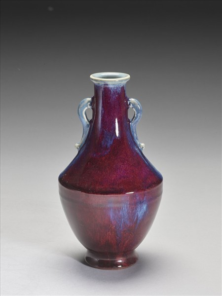 爐鈞釉雙耳瓶
