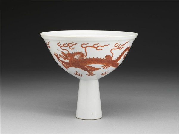 白瓷描紅雙龍紋高足碗