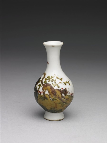 琺瑯彩三犬瓶 附木匣