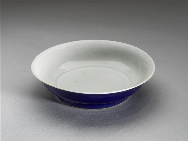 霽青釉龍紋白裡盤