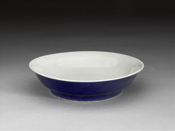 霽青釉龍紋白裡盤