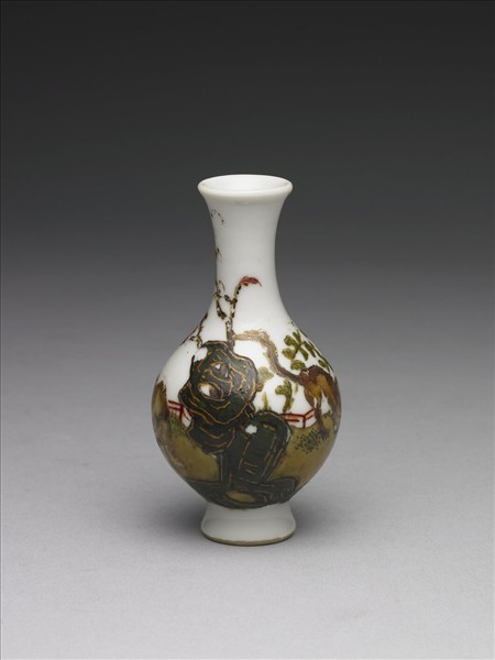 琺瑯彩三犬瓶 附木匣